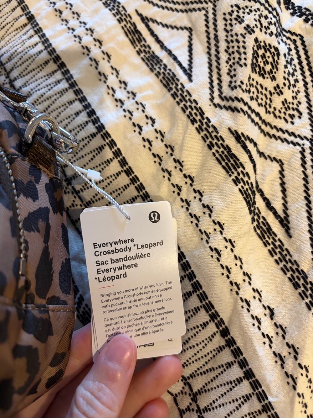 Lululemon everywhere crossbody leopard - Picture 2 of 5